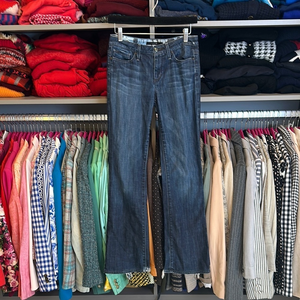 Joe’s Jeans blue distressed raw hem jeans size 26